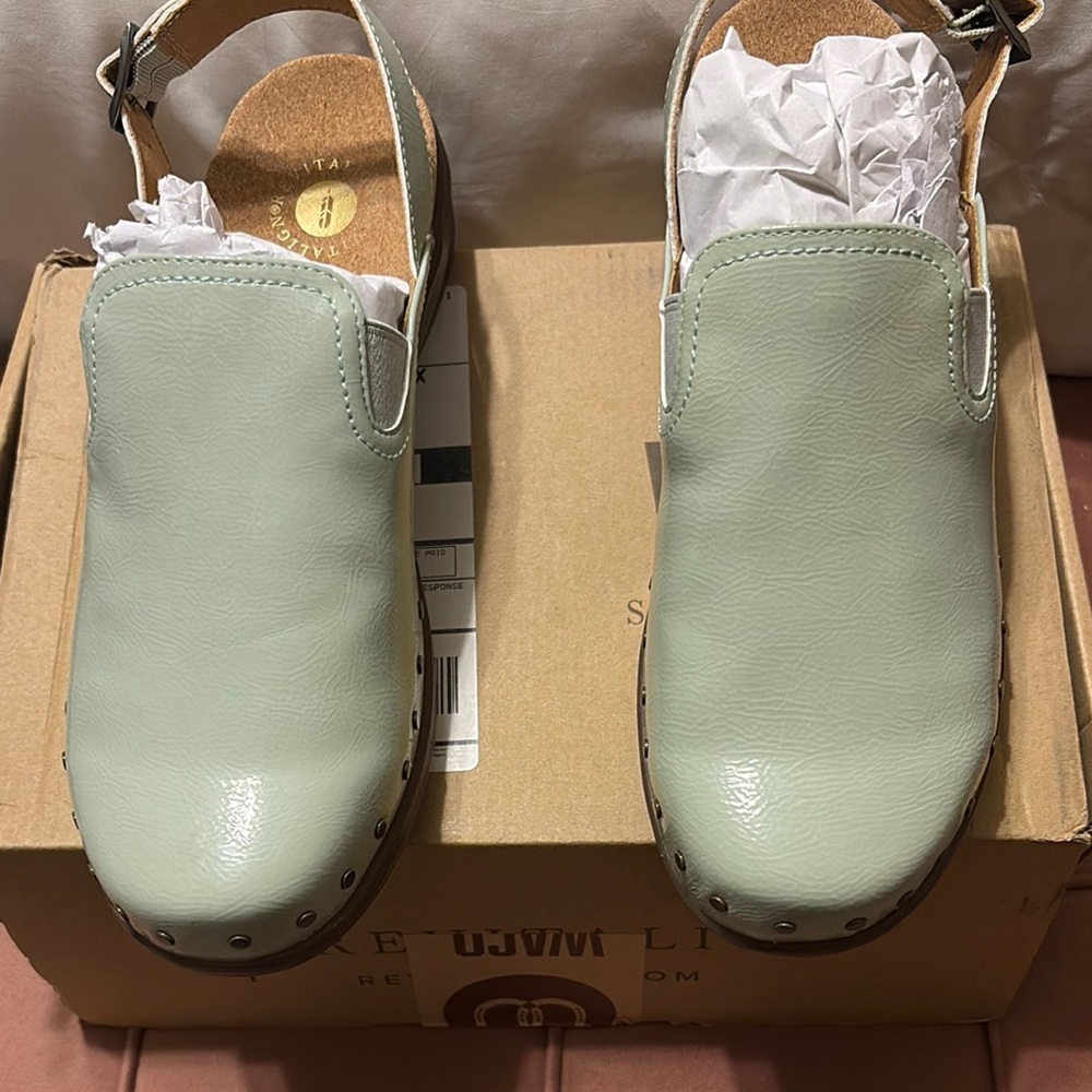 Stylish Mint Green Leather Clogs